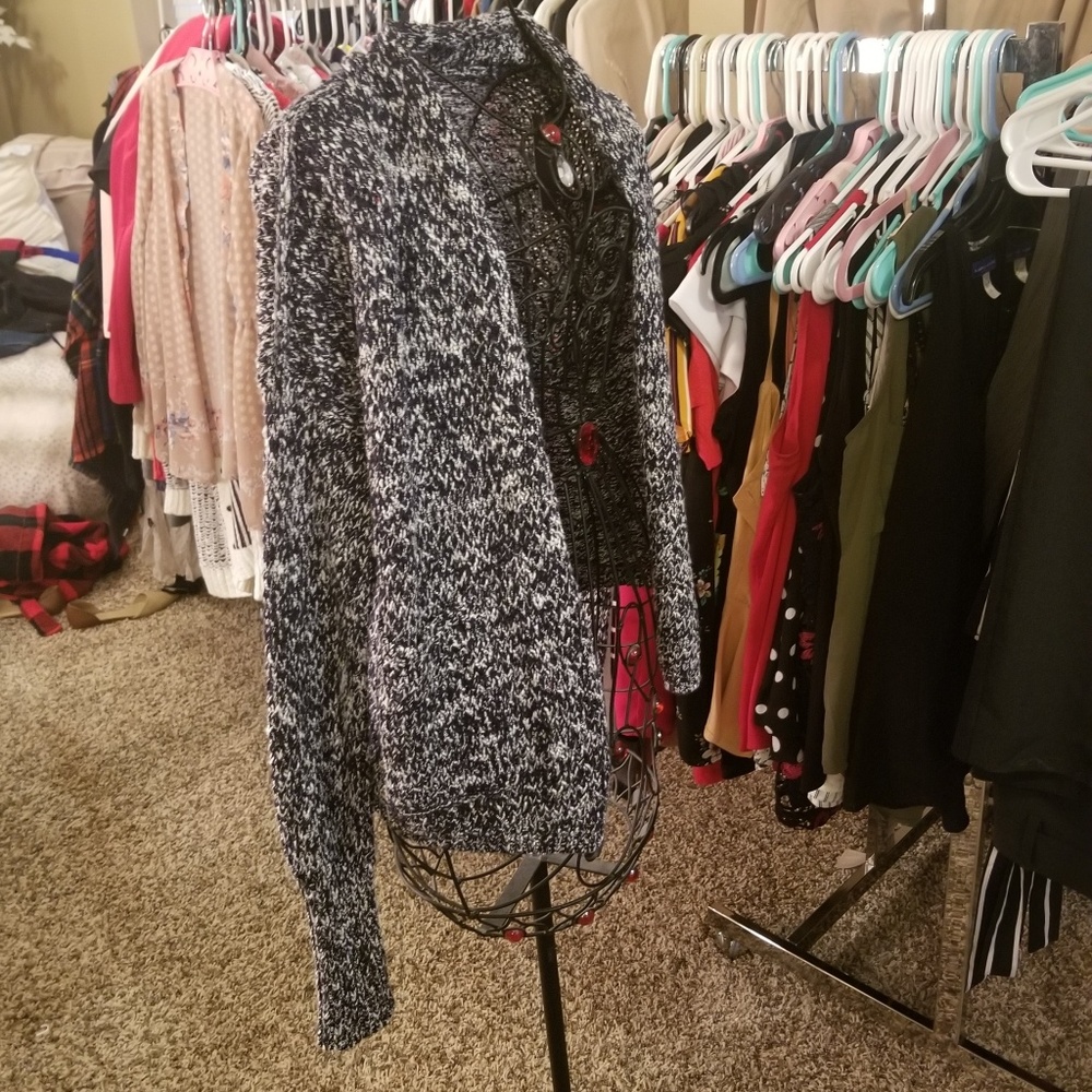 Abercrombie and Fitch cardigan - Picture 3 of 4